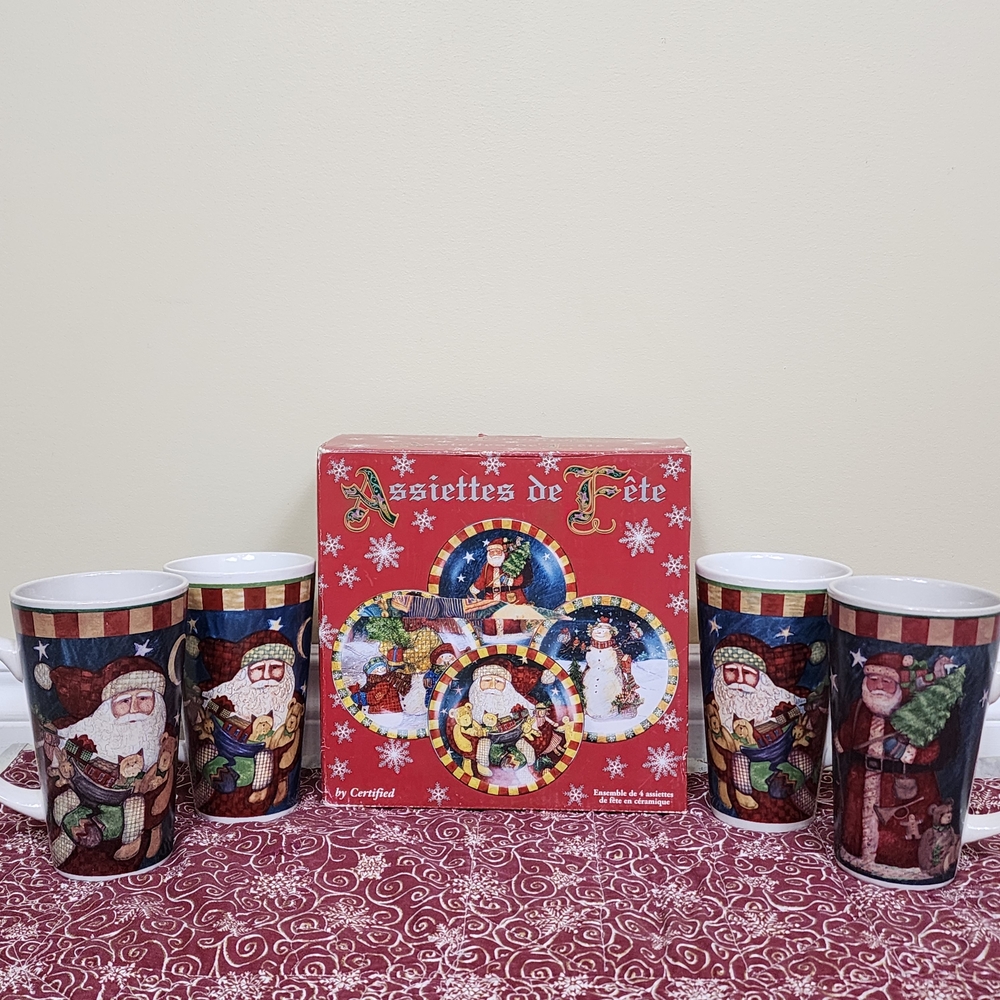 Vintage Certified International Set 4 Holiday Plates and 4 Christmas Santa Mugs